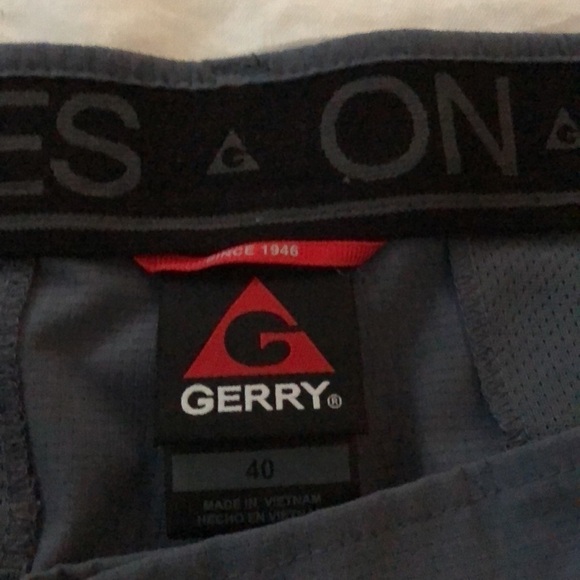 Gerry Adventures on the Go Polyester  Gray Shorts Size 40 - Picture 3 of 4